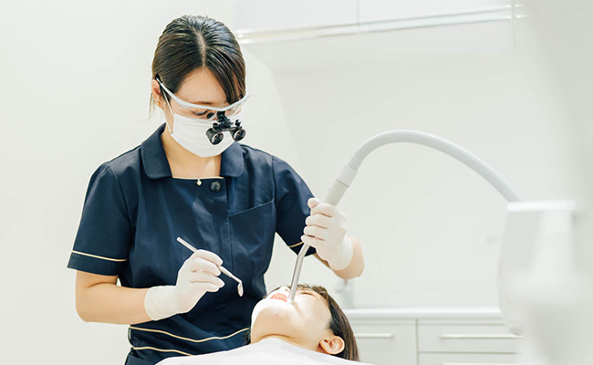 入れ歯治療後は定期的な調整とメインテナンスが必要