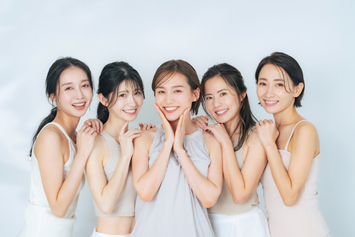 綺麗な口元の女性達