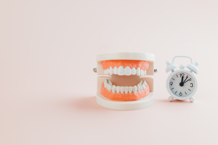 装着時間に注意するイメージ