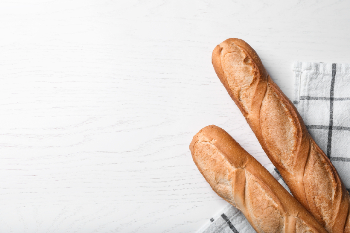 インビザライン矯正中に控えたほうがよい硬いフランスパン