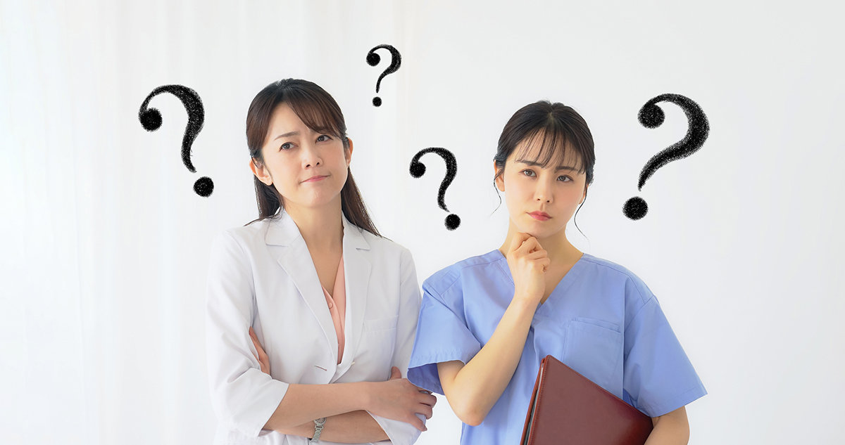 すきっ歯をそのままにするリスクについて考える女性